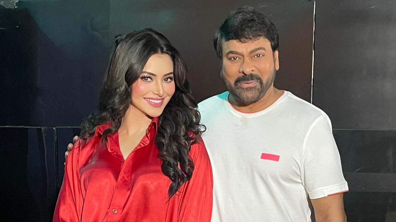 Urvashi Rautela shares a picture with her Waltair Veerayya co-star Chiranjeevi