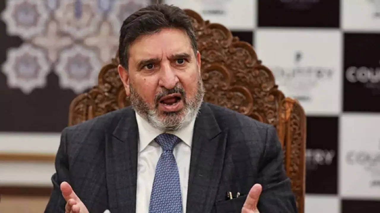 apni party altaf bukhari pti