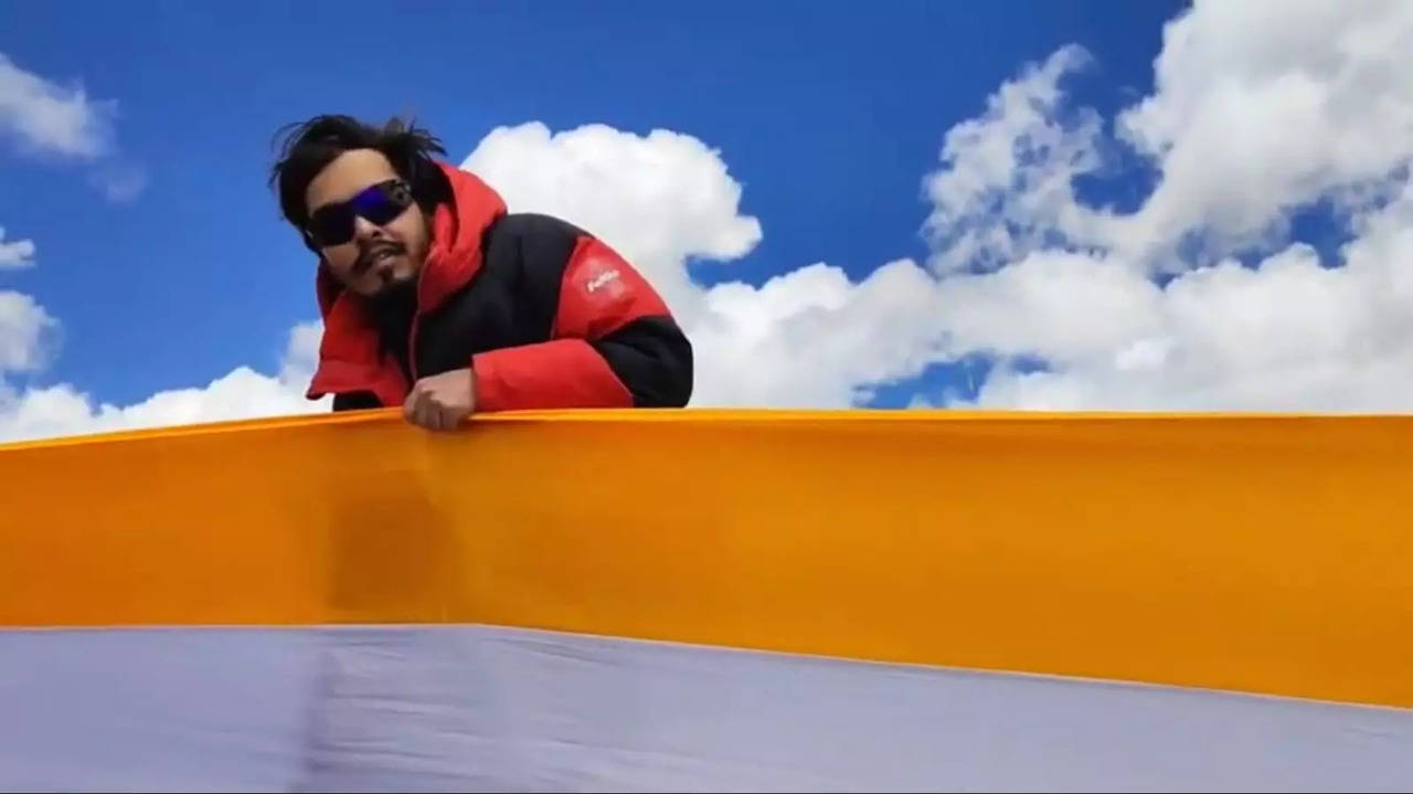 328ft Tricolour in Lahaul-Spiti's Kanamo peak