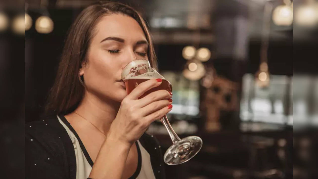 Firstly, experts say that alcohol can help people overcome their sexual anxieties – however, it can also result in vaginal dryness in women. Despite a heightened sense of desire, the vagina may fail to self-lubricate.