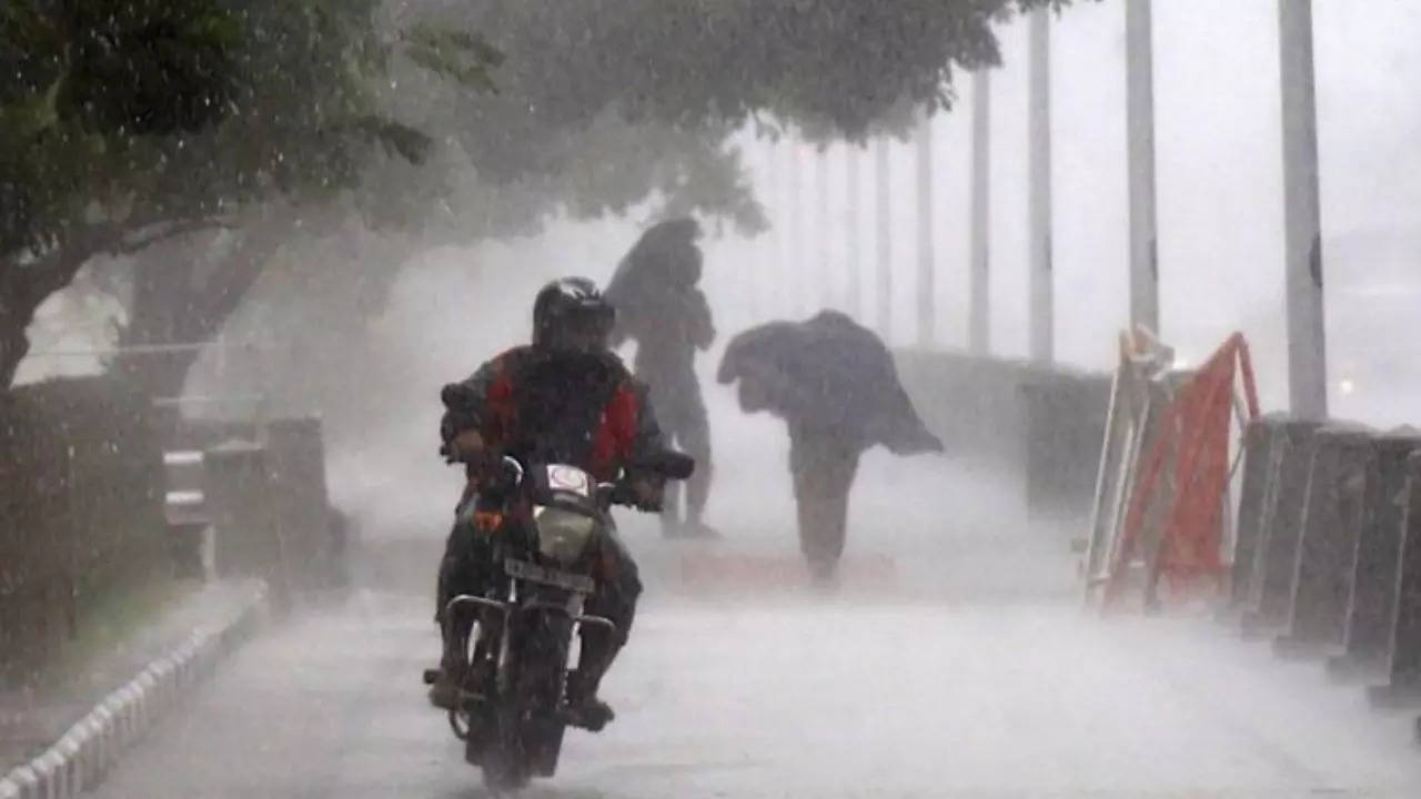 Heavy rain to lash Chennai as low-pressure area forms over Bay of Bengal; city ready to face any situation, says mayor