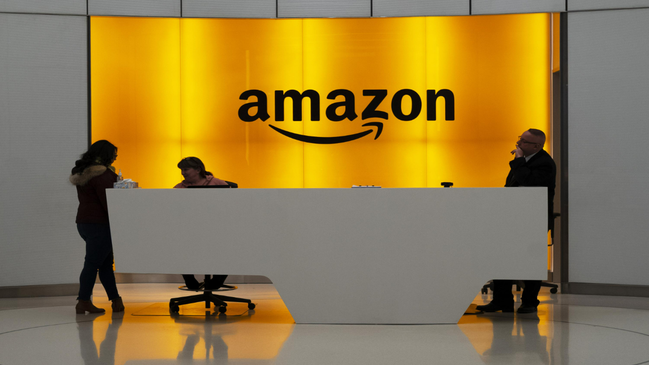 Amazon begins mass layoffs