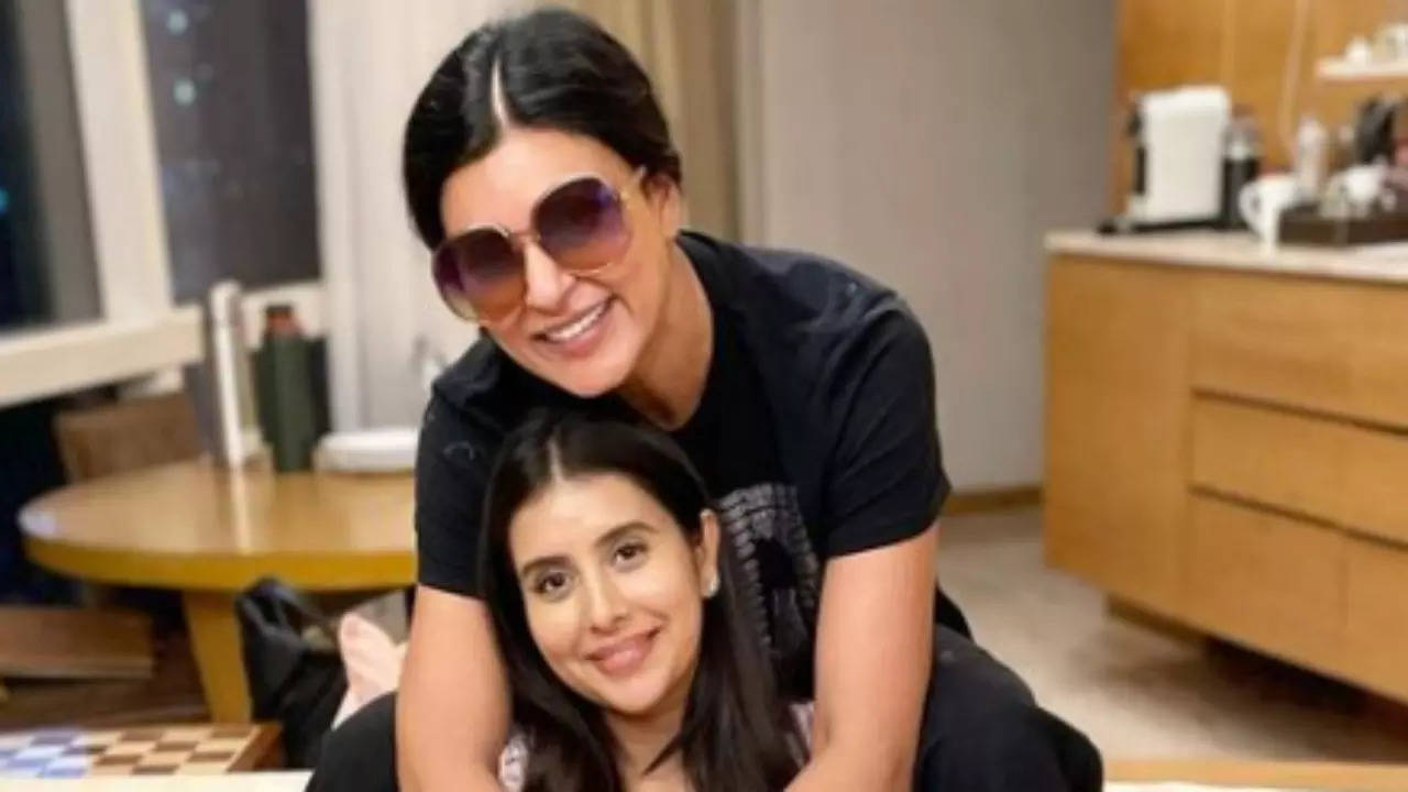 Charu Asopa with Sushmita Sen