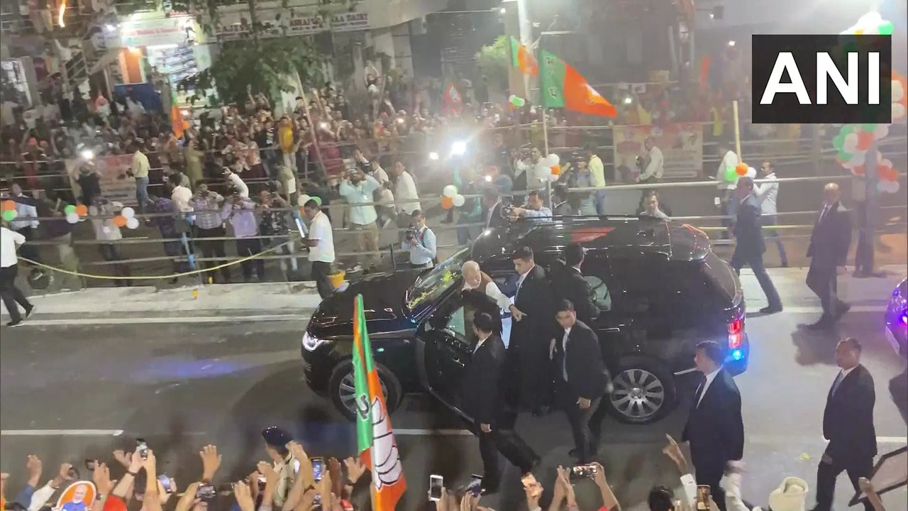 PM Modi in Vapi