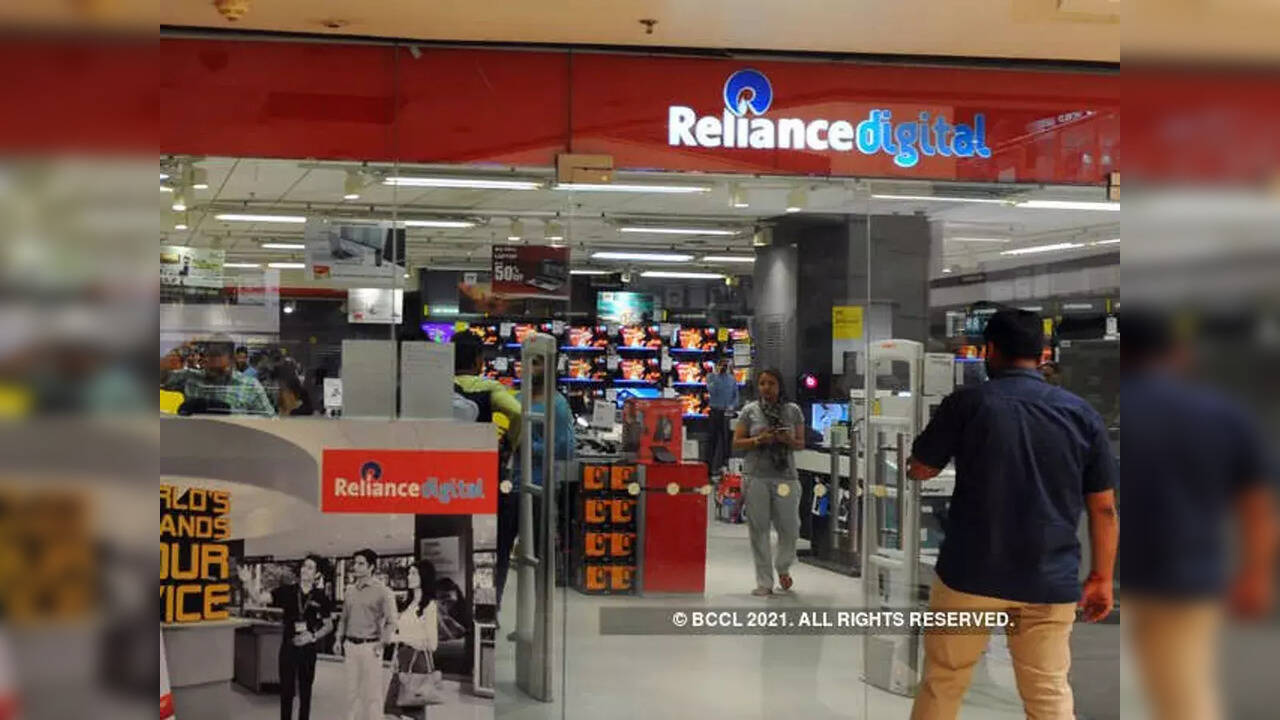 Man sues Reliance Retail which charged Rs 24.9 for carry bag, wins