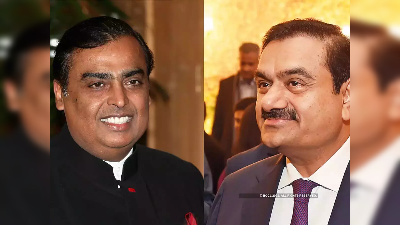 (From left to right) RIL Chairman Mukesh Amabni and Adani Group Chairman Gautam Adani.