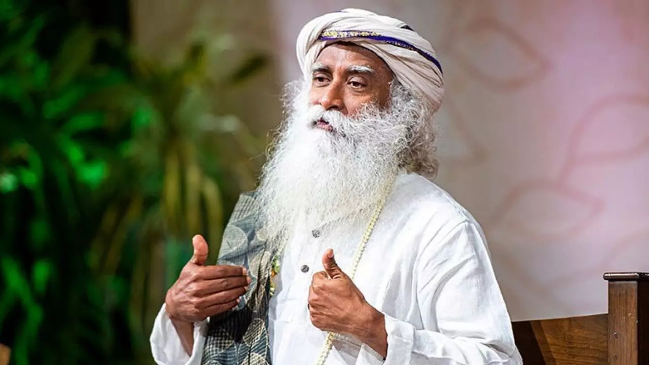 Sadhguru explains benefits of fruits