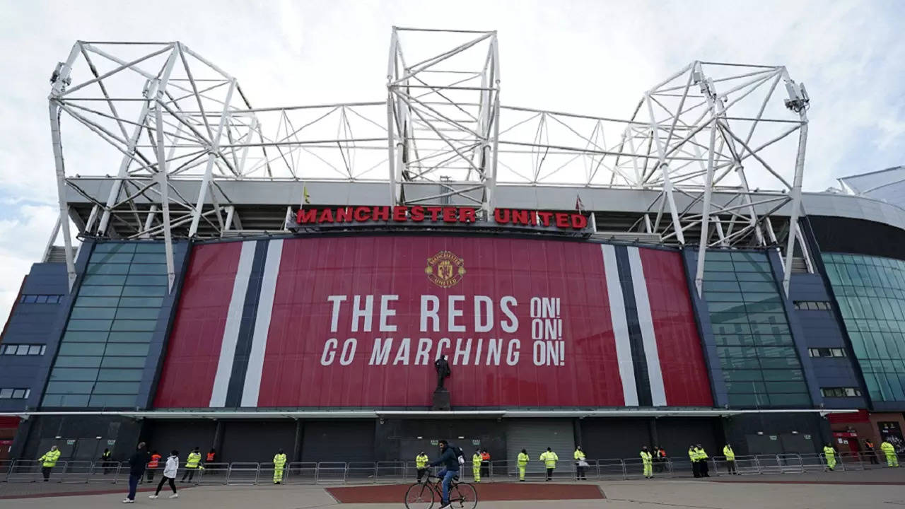 Apple interested in buying Manchester United for £5.8 billion