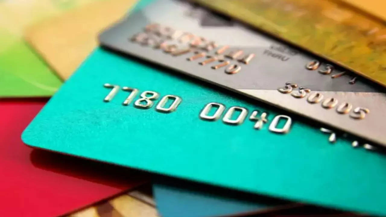 new credit card payment rule: rbi wants card issuers to revisit minimum amount due formula