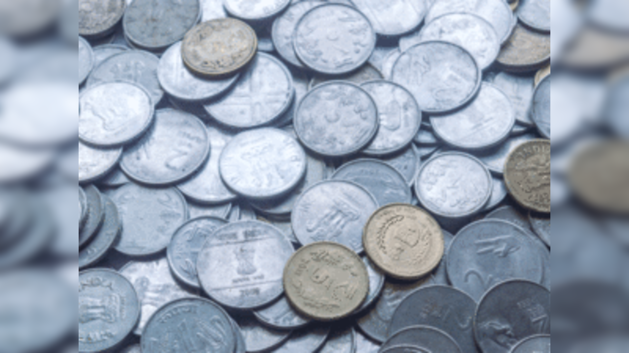 old-coins-these-re-1-50-paise-coins-will-be-taken-out-of-circulation