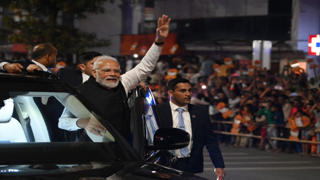 PM Modi held a roadshow in Surat on Sunday.