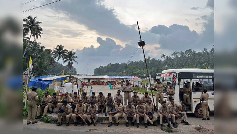 Police officers are deployed as fishermen protest near the entrance of the proposed Vizhinjam Port in Kerala. (File photo)