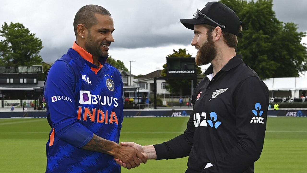 WATCH: Hardik Pandya wins hearts, gifts his India t-shirt to New Zealand's  bus driver