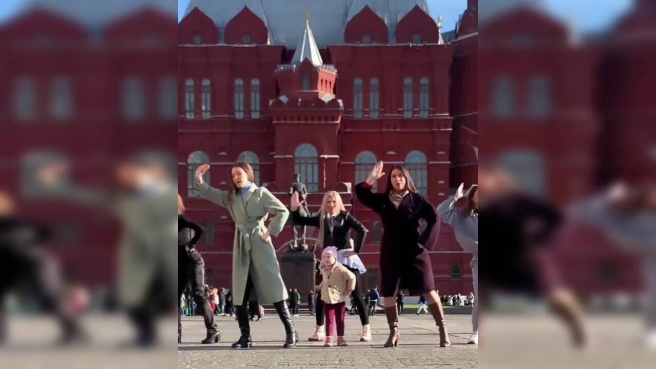 Viral video Russian women dance to Saami Saami but little girl