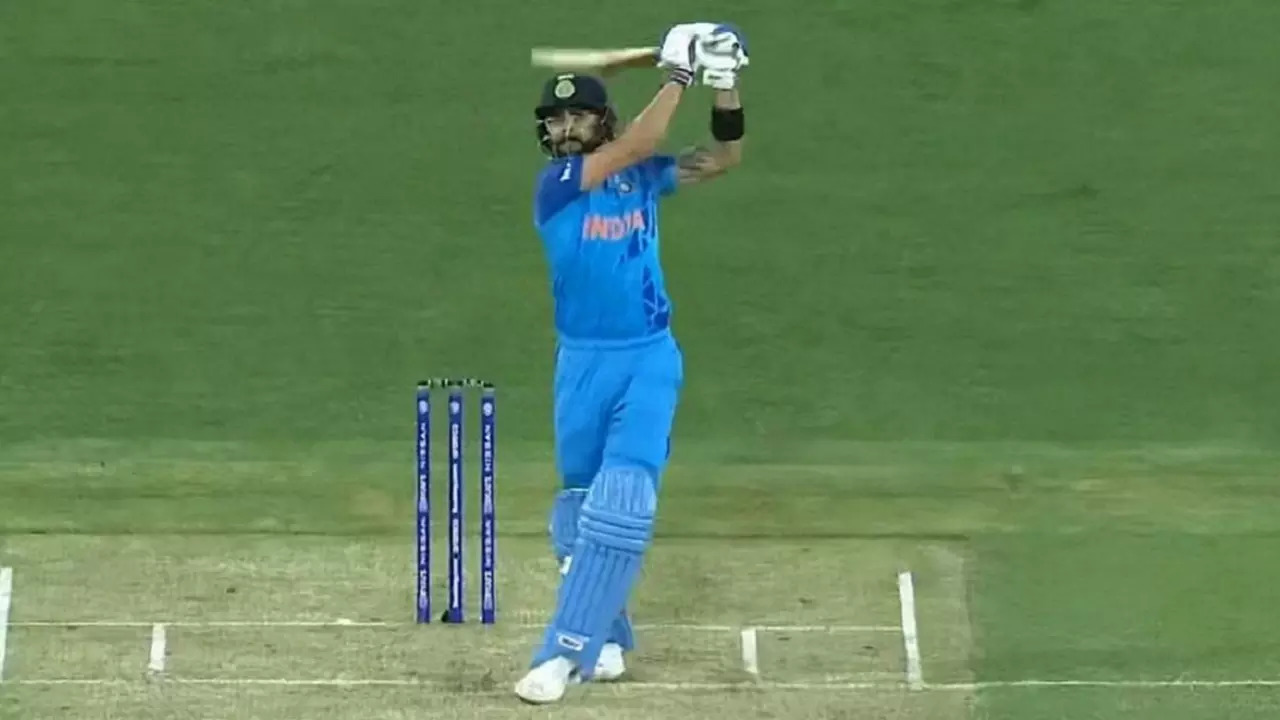 Virat Kohli six against Haris Rauf T20 World Cup