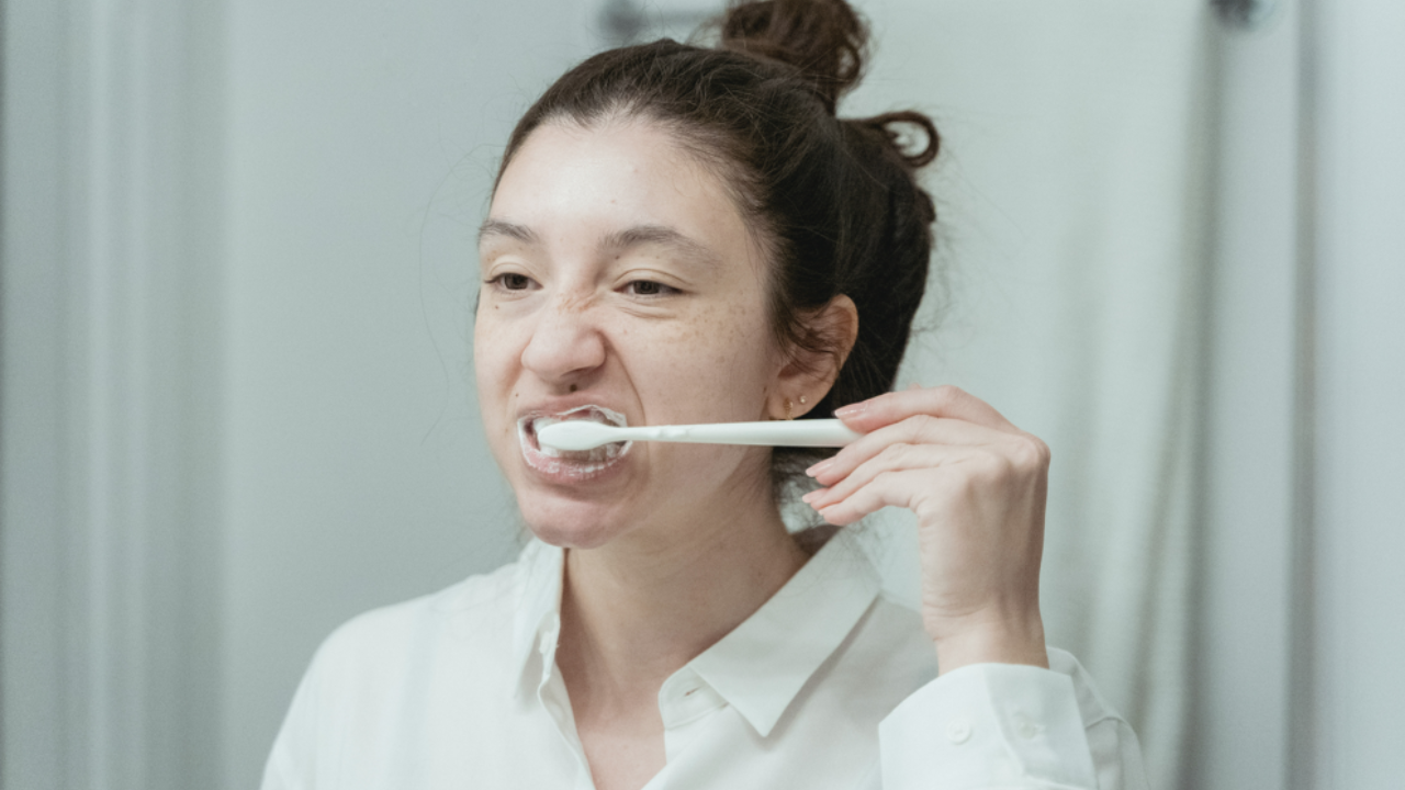 Know when and why you should frequently change your toothbrush. Pic Credit: Pexels