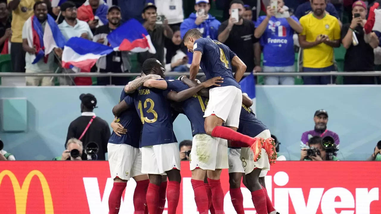 Kylian Mbappé leads France past Poland 3-1 at World Cup