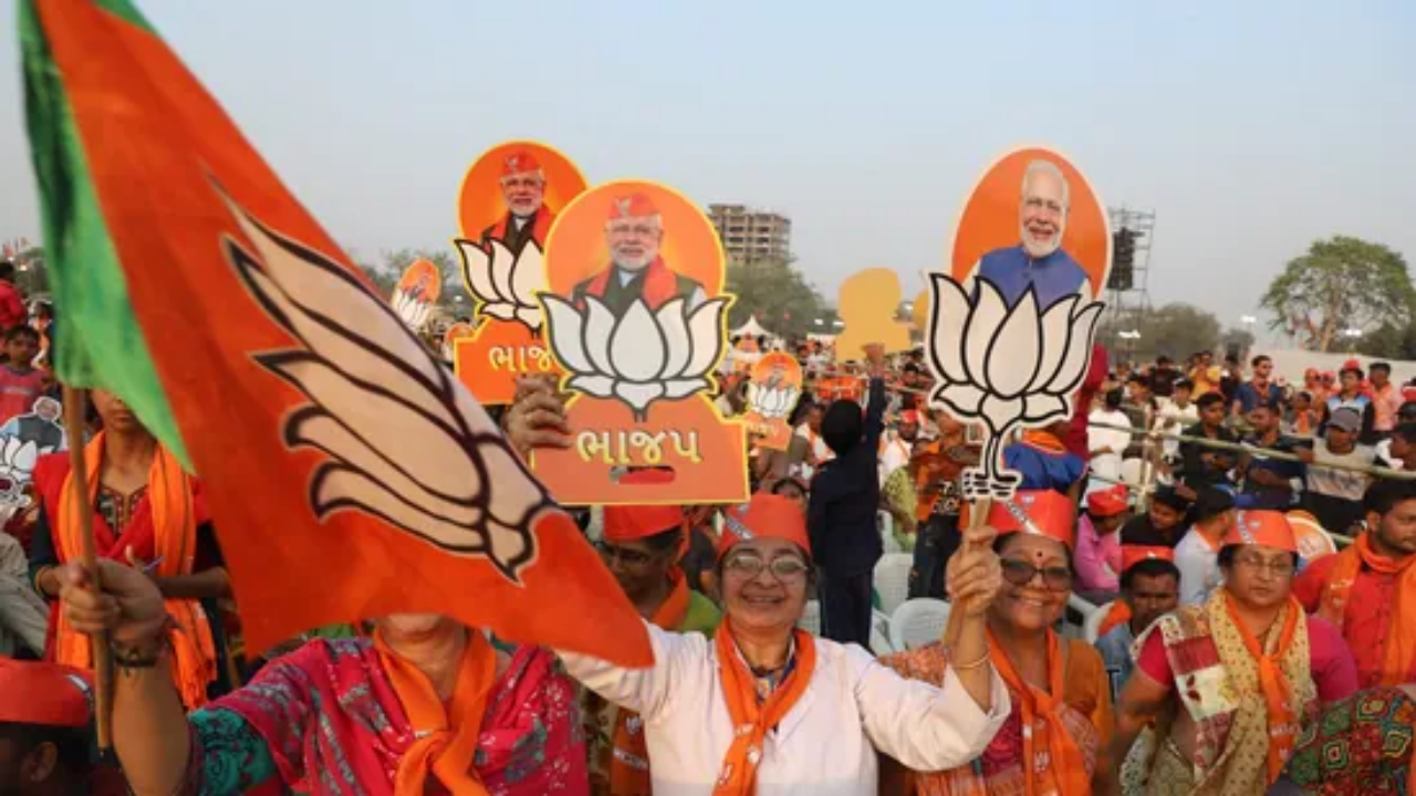 Gujarat Exit Poll Result BJP to retain power with 135-145 seats Congress to beat debutant AAP