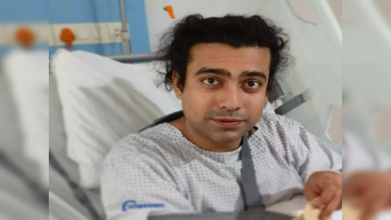 Jubin Nautiyal goes on 'recovery break' after injuring right arm in accident