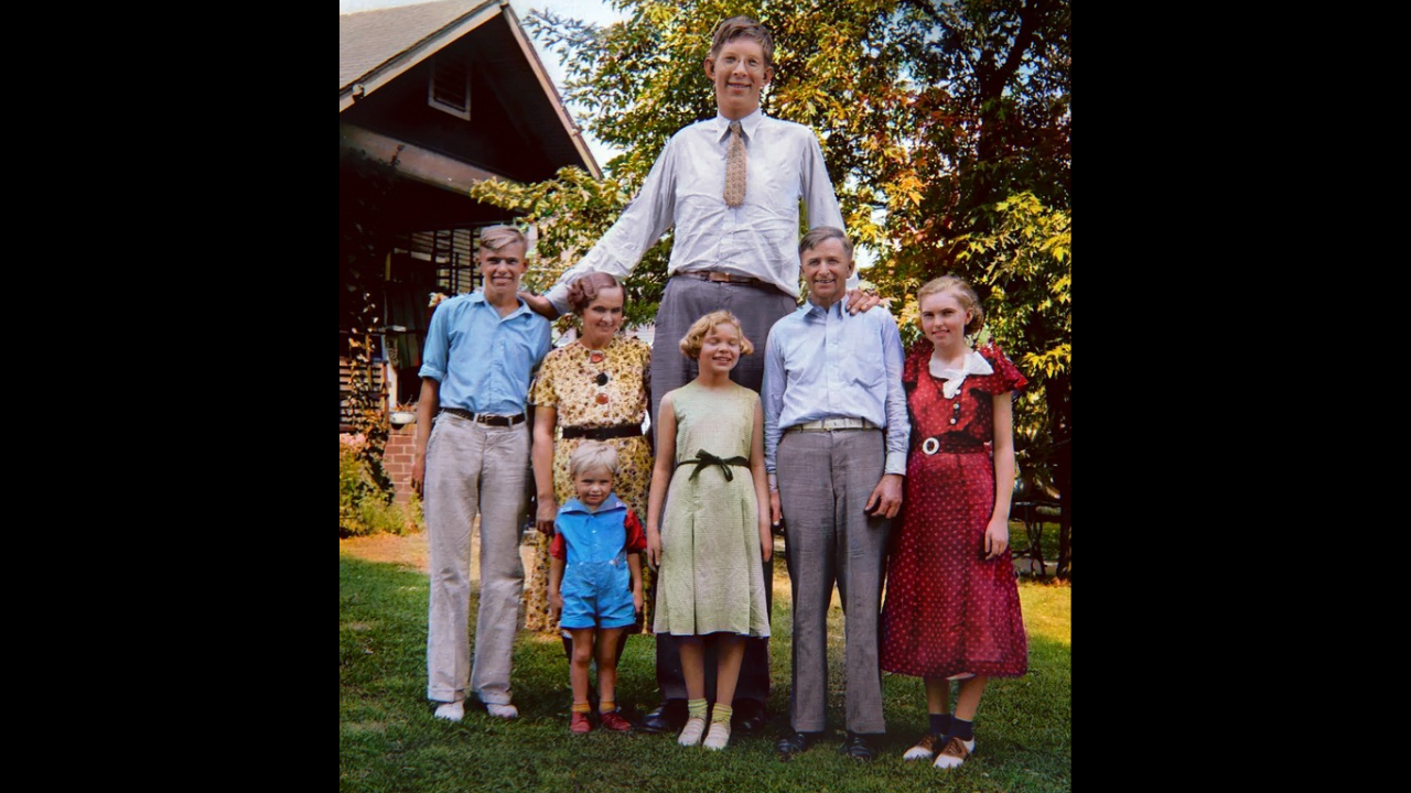 Robert Wadlow, the tallest man ever, was 8 feet 11 inches tall | Viral ...