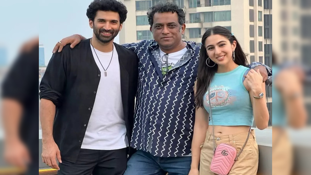 Sara Ali Khan all set to romance Aditya Roy Kapoor in Anurag Basu's Metro In Dino