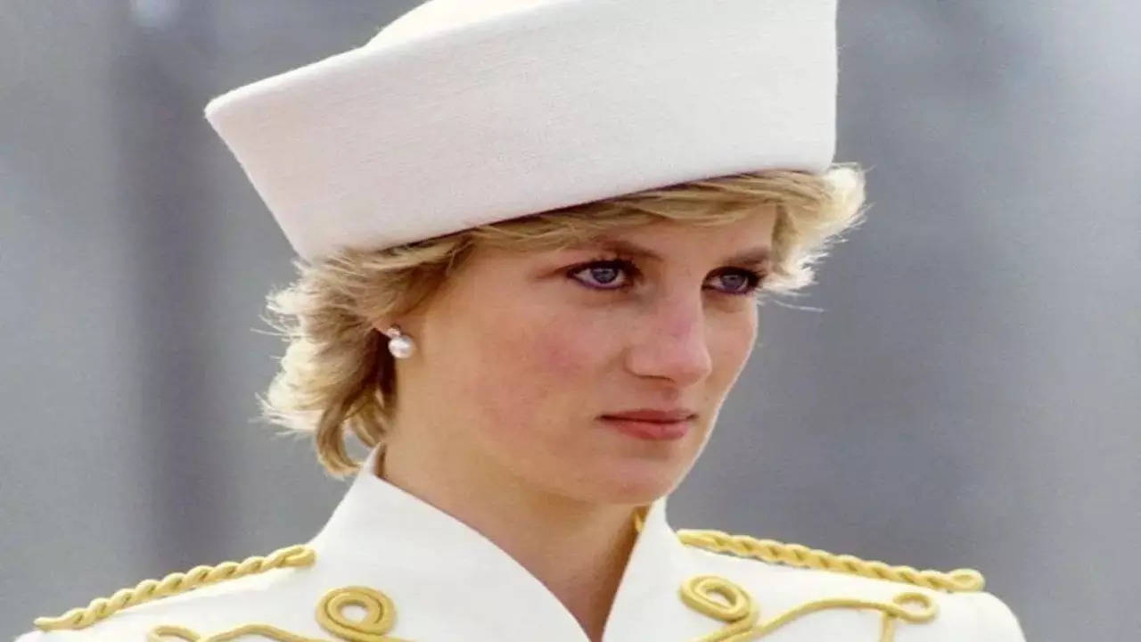 Prince Harry opens up about 'witnessing tears' on Princess Diana's face ...