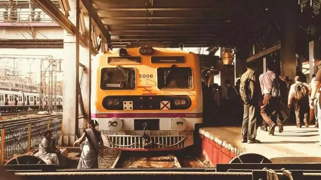 Mumbai local train