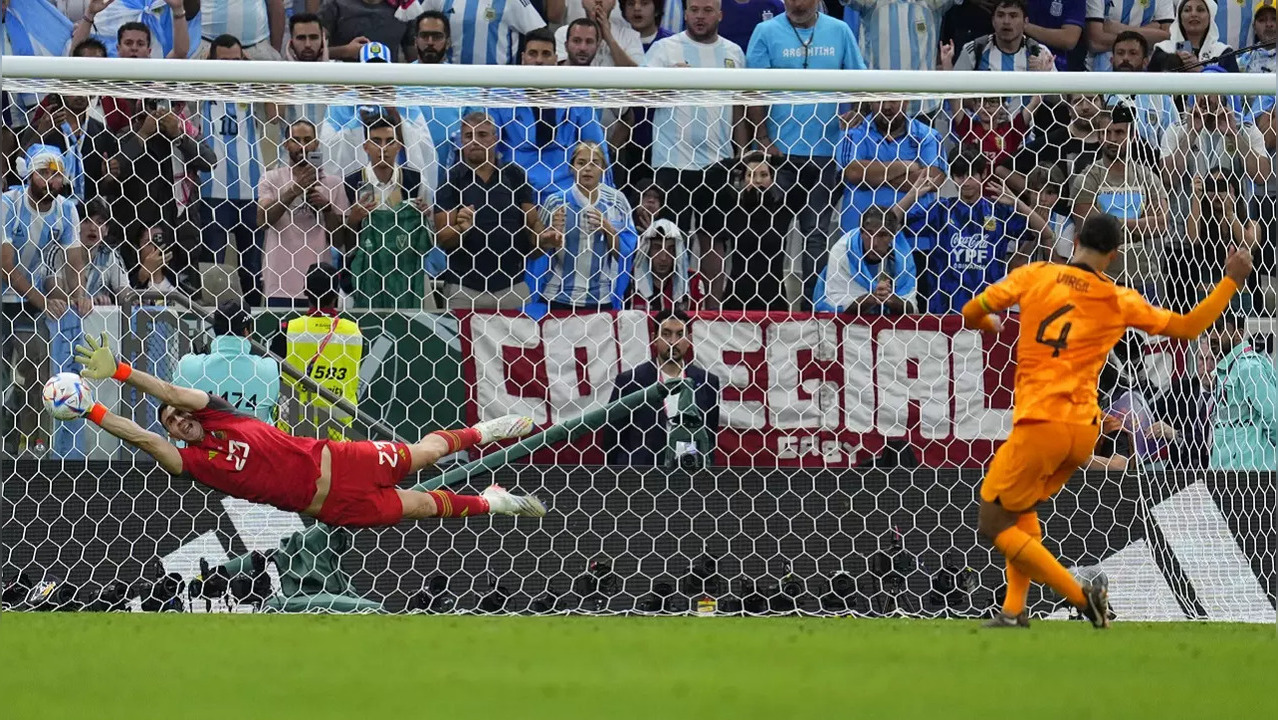 Emiliano Martinez Netherland vs Argentina penalty shoot-out FIFA World Cup 202