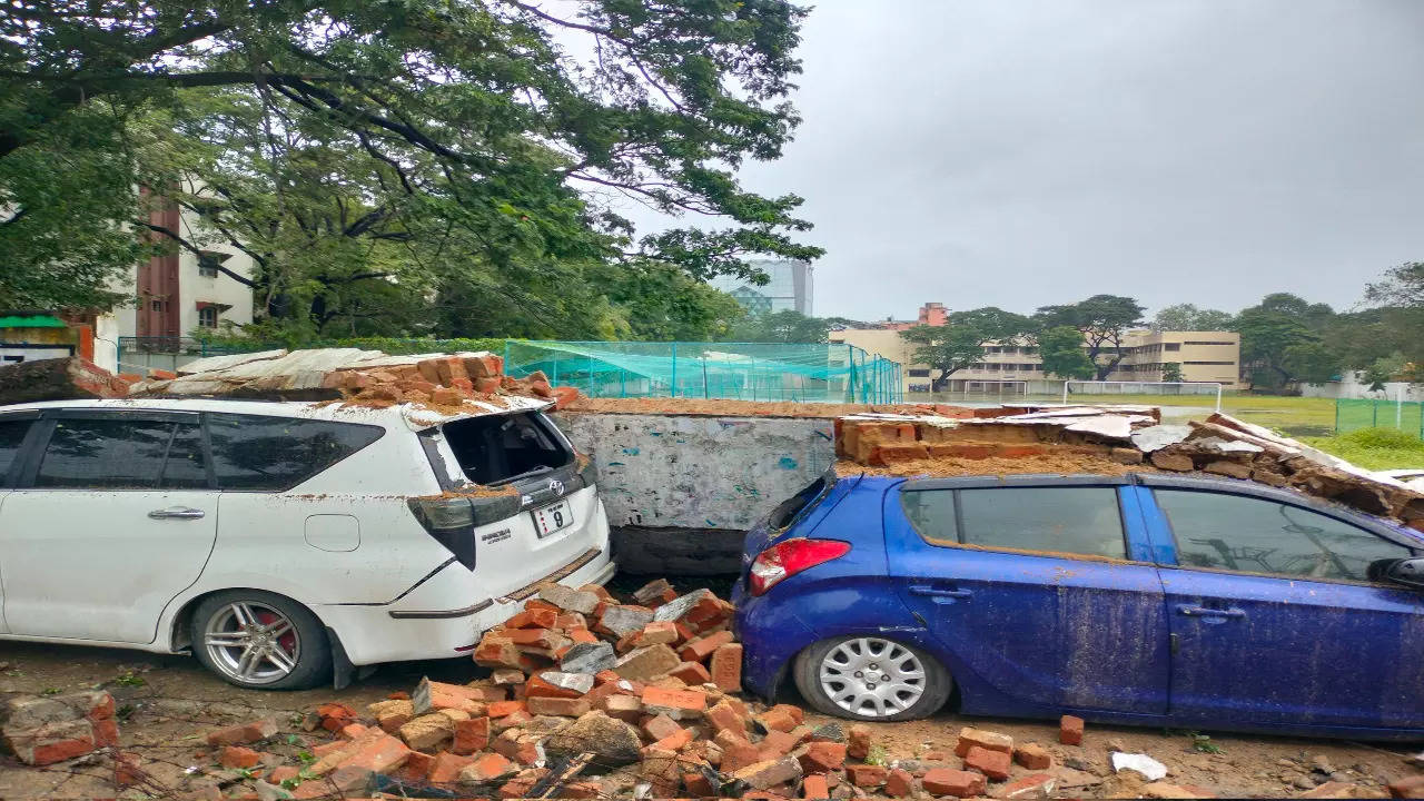 Chennai Cyclone Mandous: Wall collapse in T Nagar