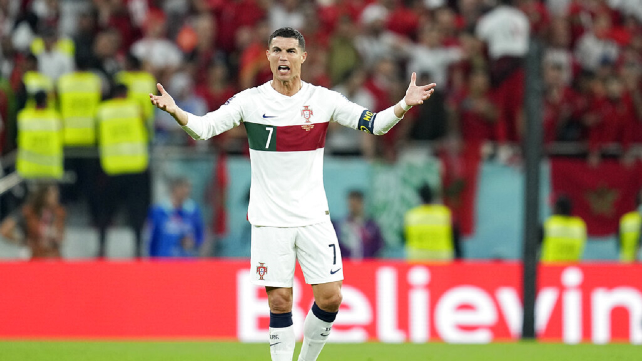 What does Cristiano Ronaldo say to the camera?, Video