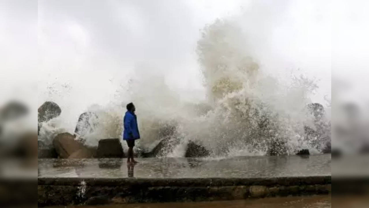 Cyclone Mandous effect: IMD predicts 'bin mausam barasat' for Bengaluru till December 13 | Bengaluru News, Times Now