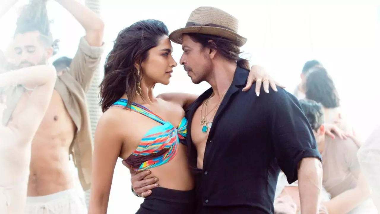 Shah Rukh Khan, Deepika Padukone set the internet on fire with Besharam Rang. Fans go 'too hot to handle'