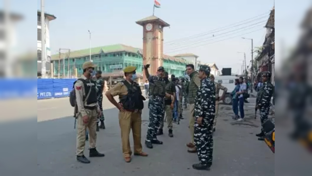 Tight security in city centre Lal Chowk Srinagar during Amit Shah visit