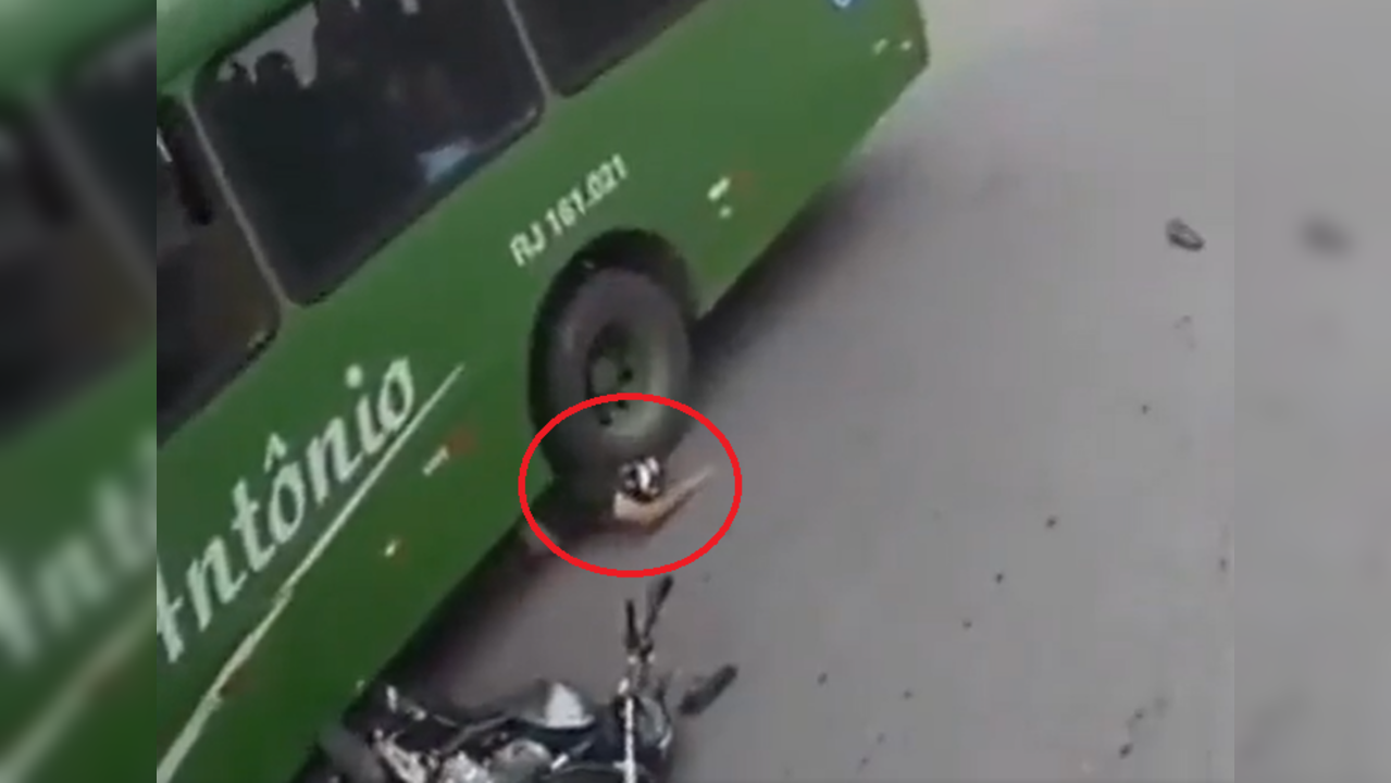 Viral video: This is why you should never take your helmet off while