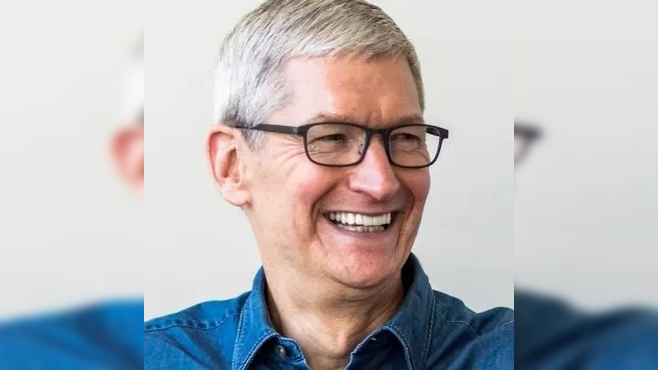 Tim Cook visits Sony's cutting-edge facility in Japan | Technology ...