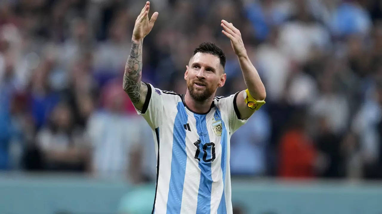 Lionel MEssi announces retirement