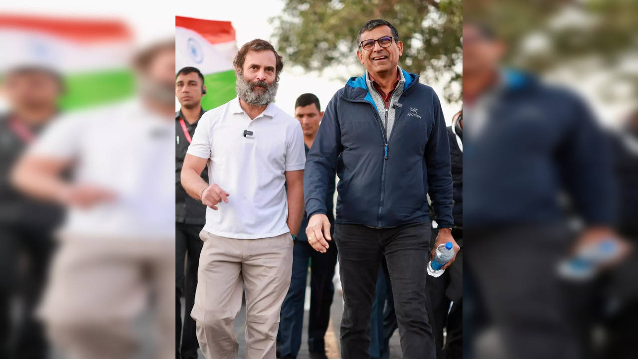 Ex- RBI Governor Raghuram Rajan joins Rahul Gandhi's Bharat Jodo Yatra in Rajasthan