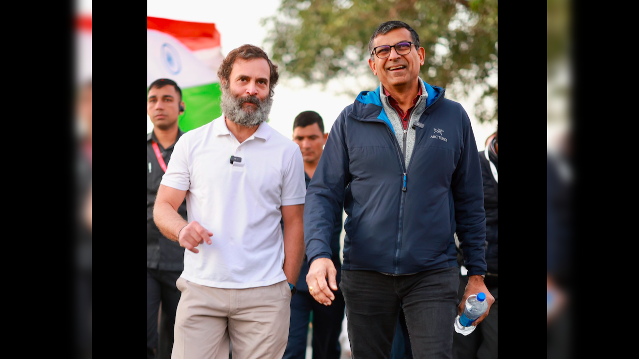 Congress leader Rahul Gandhi with former RBI governor Raghuram Rajan