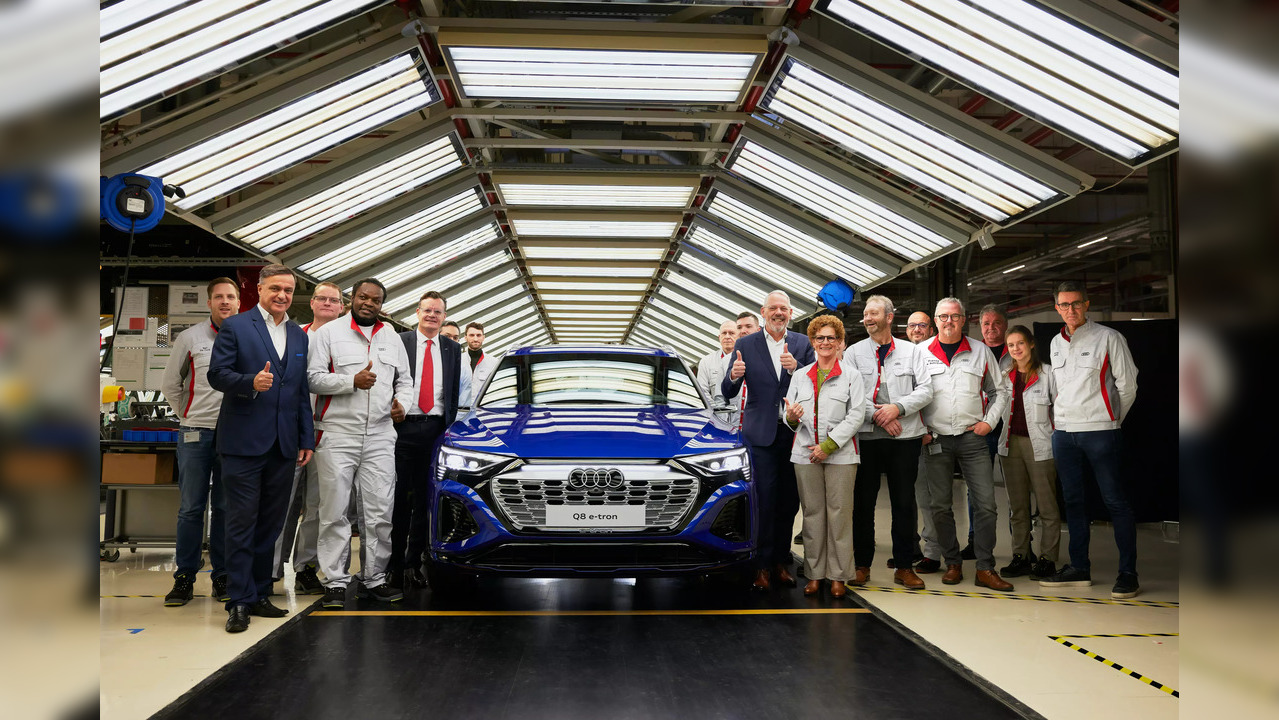 Audi Brussels CEO Volker Germann and the entire team are delighted to present the first Audi Q8 e-tron