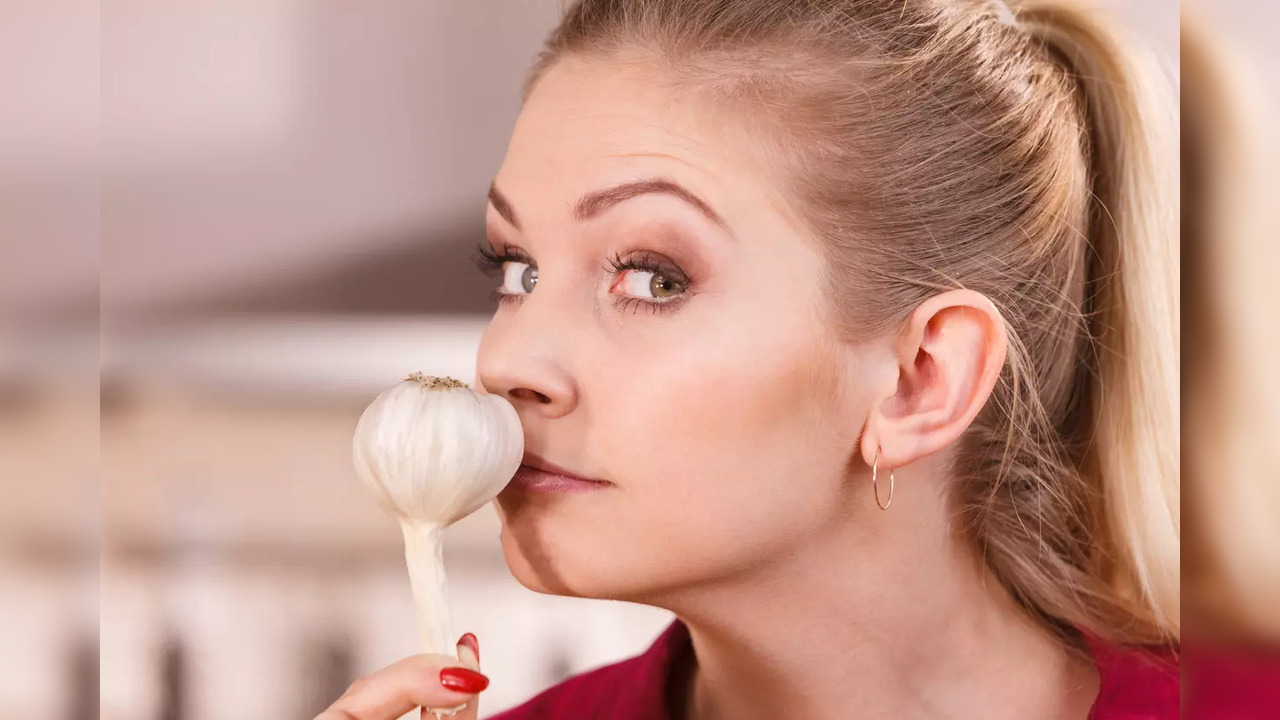 This is why you should keep a clove of garlic under your pillow every