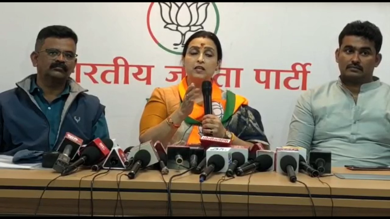 BJP leader Chitra Wagh bats for love jihad