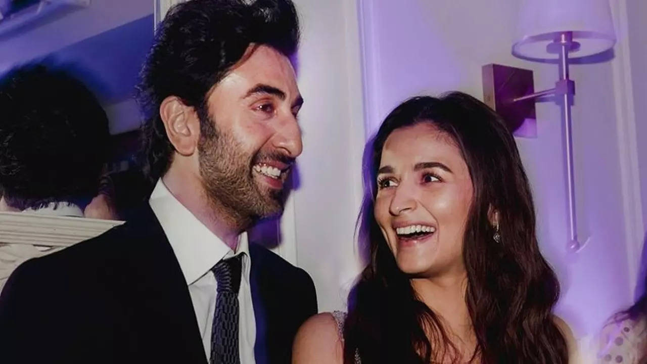 Alia Bhatt and Ranbir Kapoor snapped at Bahmastra special screening:  “Please watch the movie when you get time”