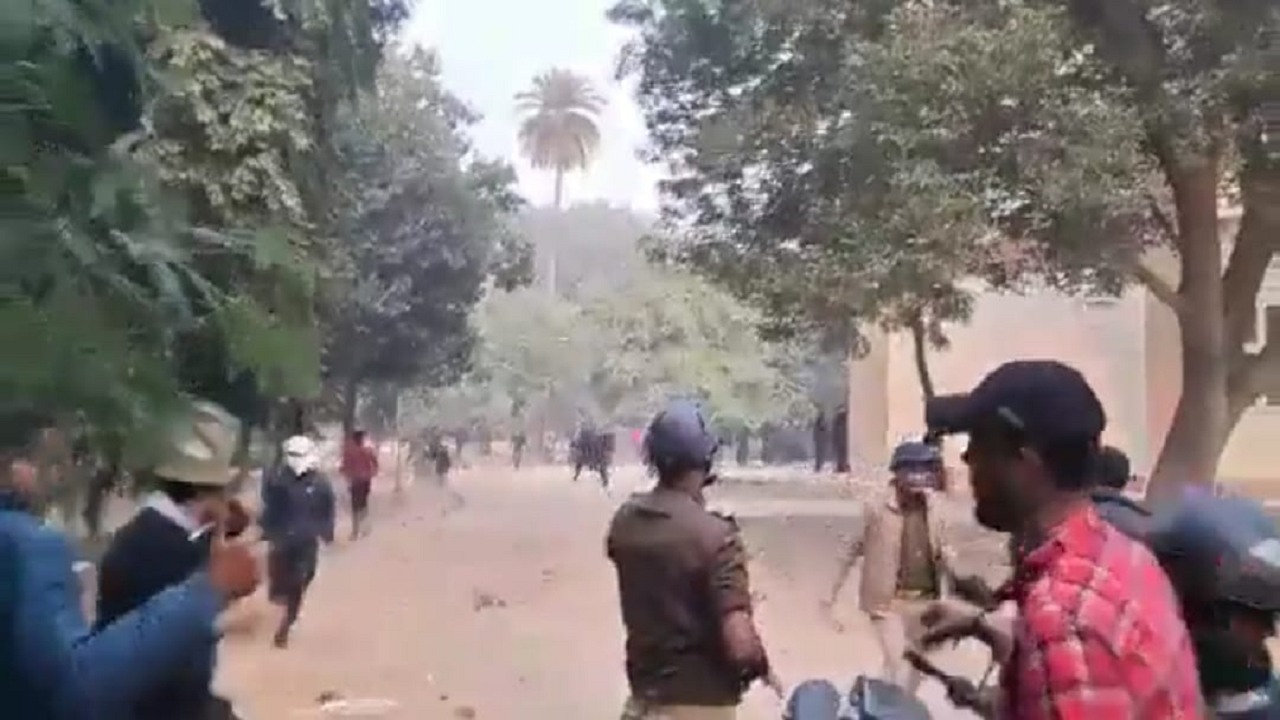 Allahabad University: Violence breaks out at varsity as students-police clash, security guards open fire