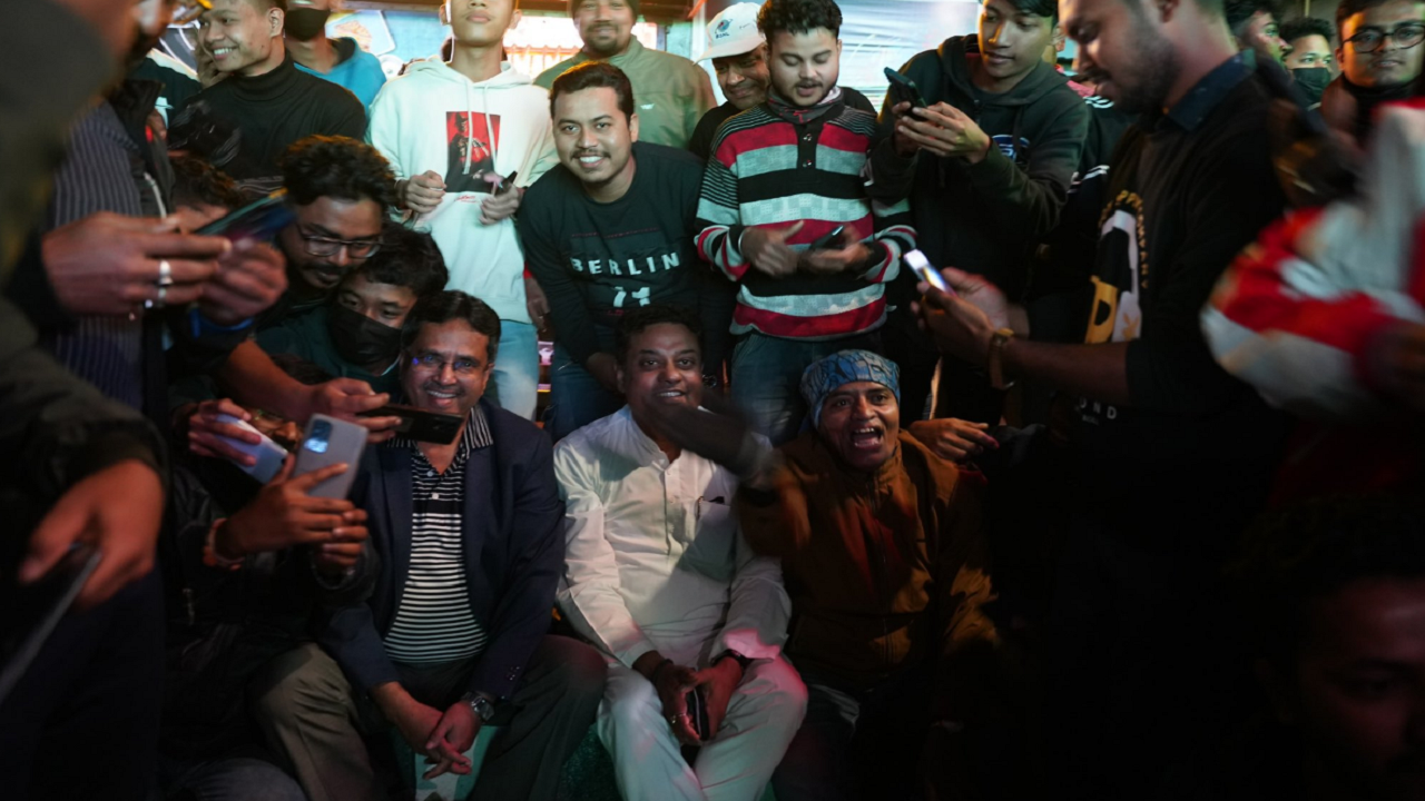 Tripura CM and Sambit Patra watching FIFA World Cup with Argentina fans