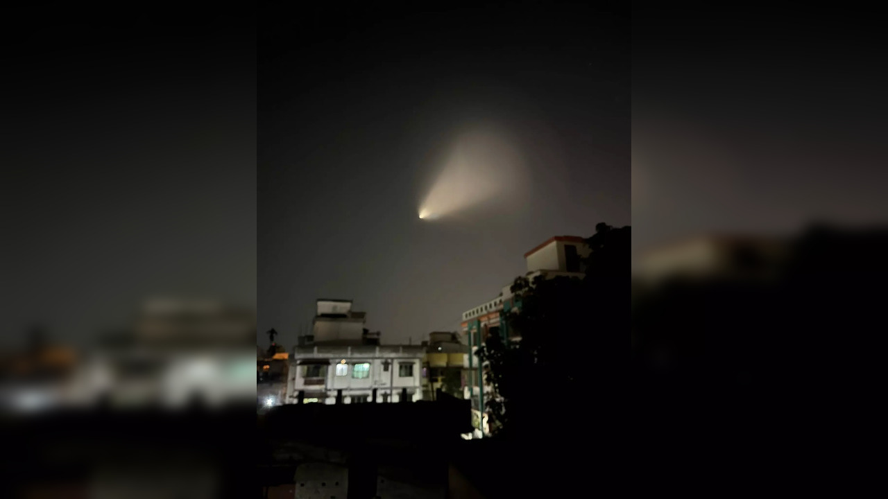 Mysterious beam of light in sky above West Bengal