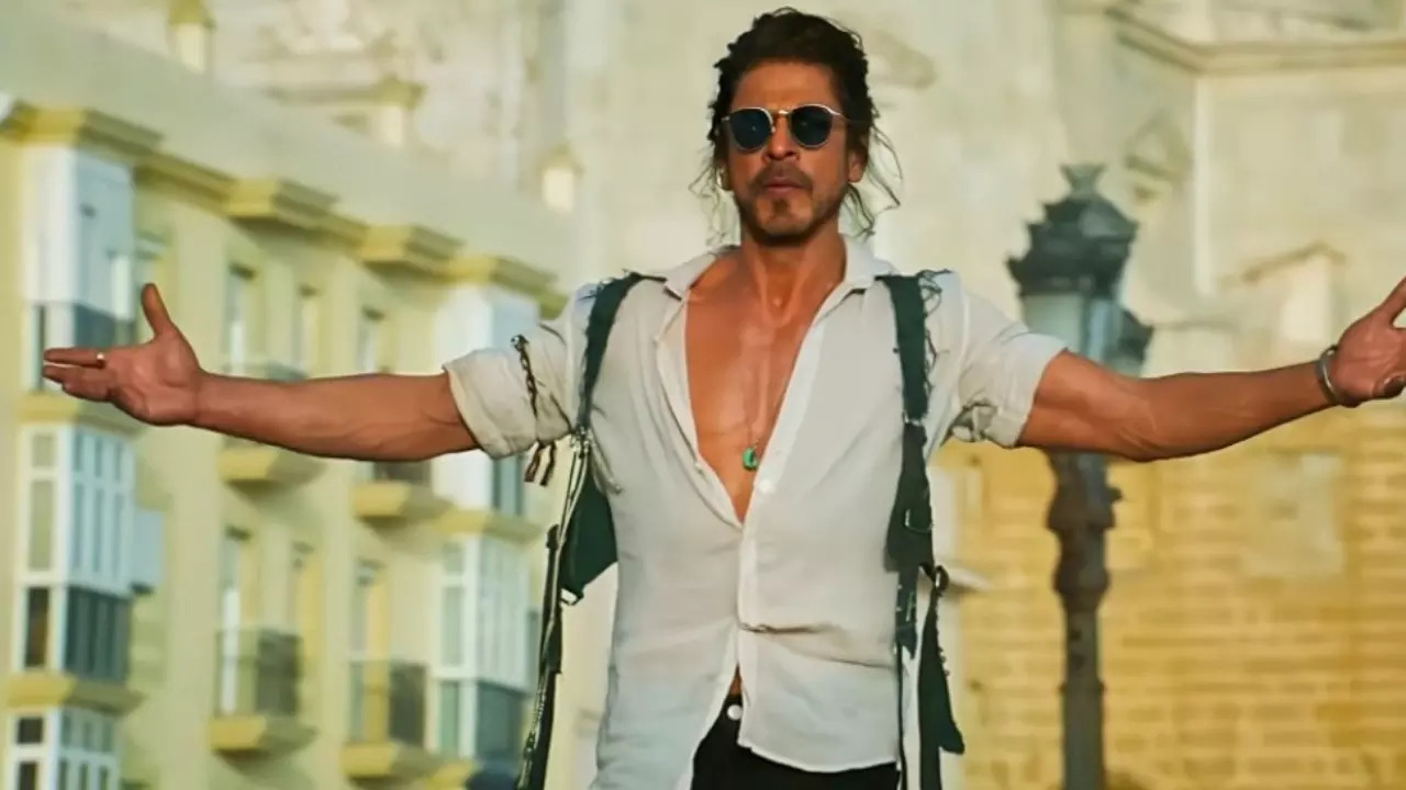 Shah Rukh Khan TROLLED for Jhoome Jo Pathaan, Twitter says 'Movie could be 3 hour-long TikTok video'