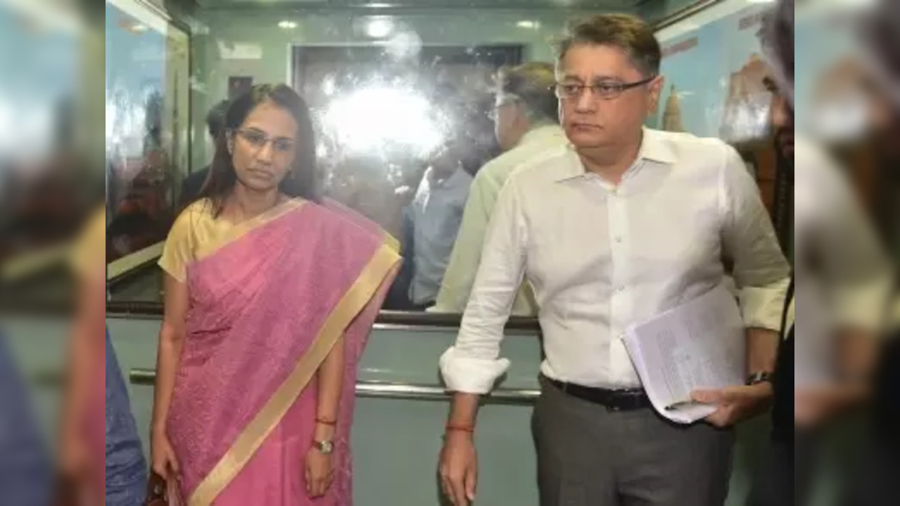 New Delhi: Former ICICI Bank chief Chanda Kochhar and her husband Deepak Kochhar arrive to appear before the Enforcement Directorate (ED) in connection with the Rs 1,875-crore Videocon loan case in New Delhi on May 13, 2019. (Photo: IANS)