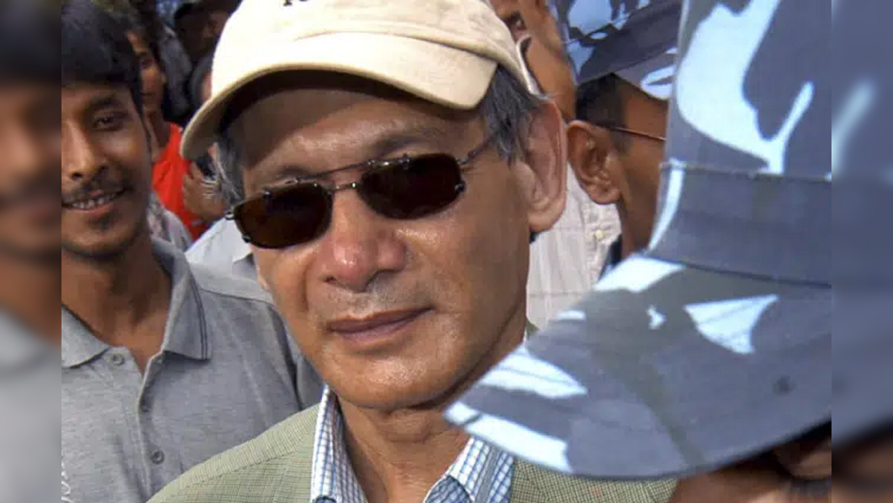 'Serpent' serial killer Charles Sobhraj arrives in France after release