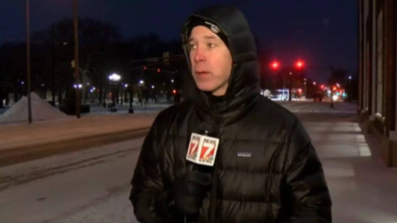 'Somebody likes torturing me...': Iowa reporter goes viral for ...