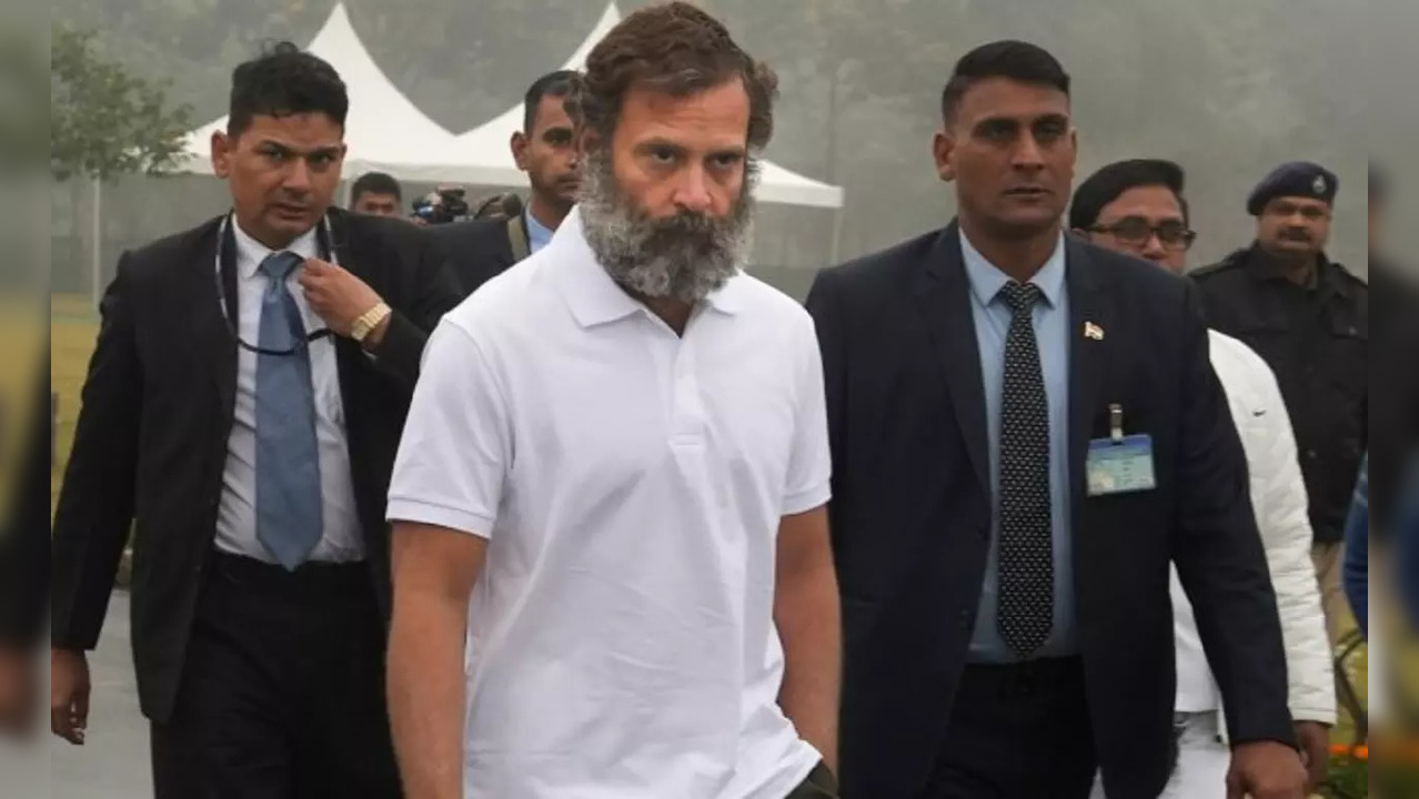 ​Rahul Gandhi in t-shit in biting cold